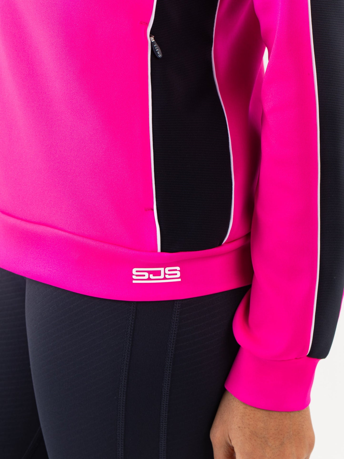 Francoise-LadyHoodedjacket-P089-6-Detail.jpg