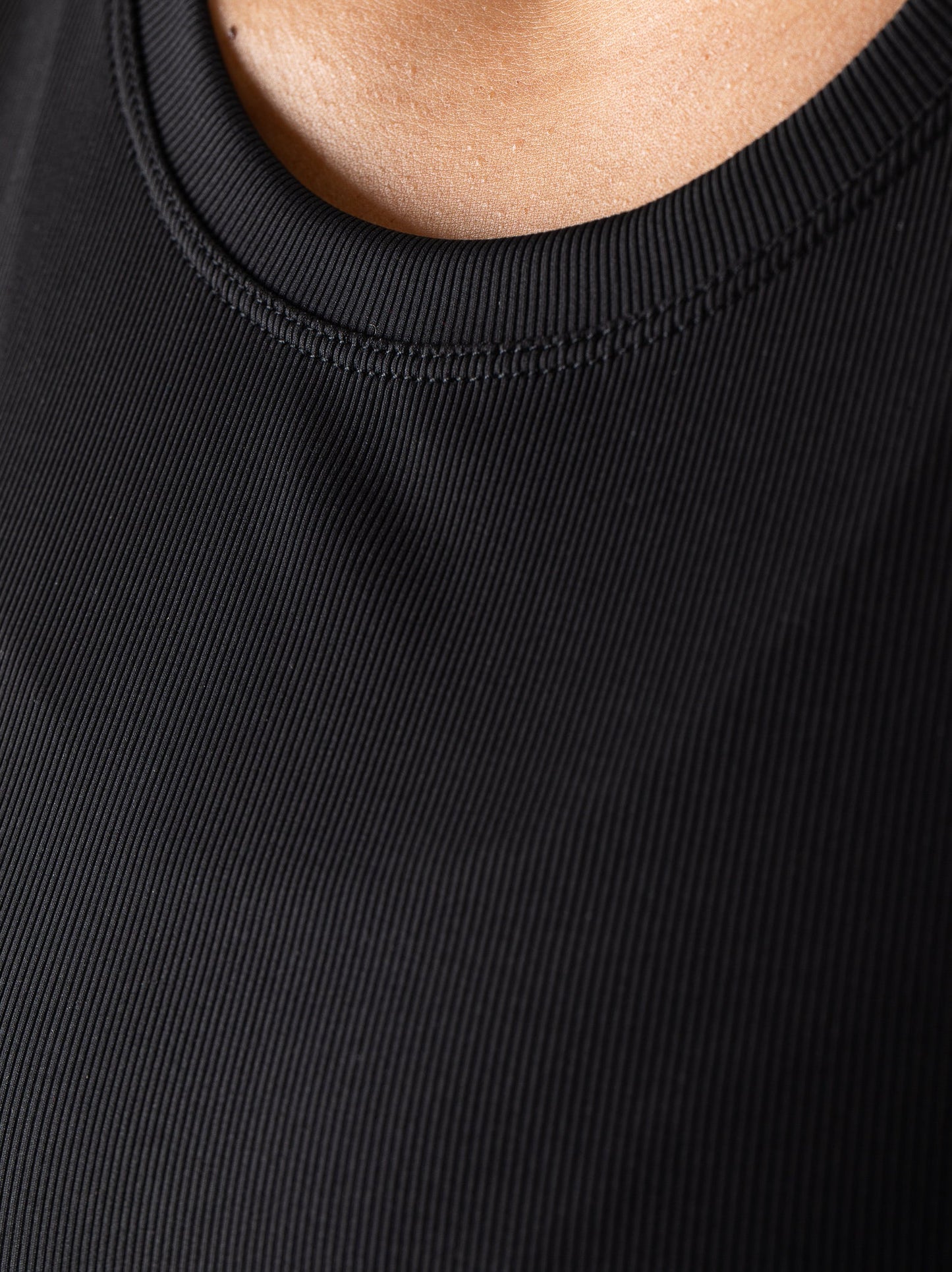 Sunah-Ladysinglet-B001-6-Detail.jpg