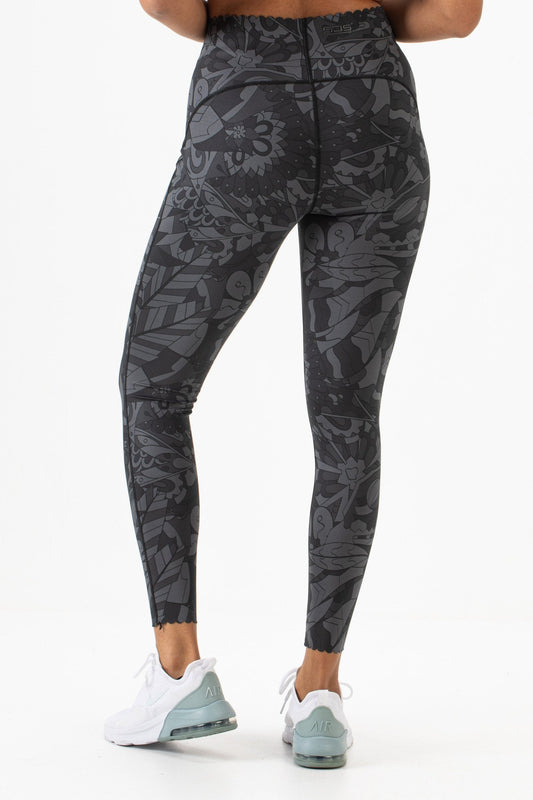 nyla-b001-2.jpg