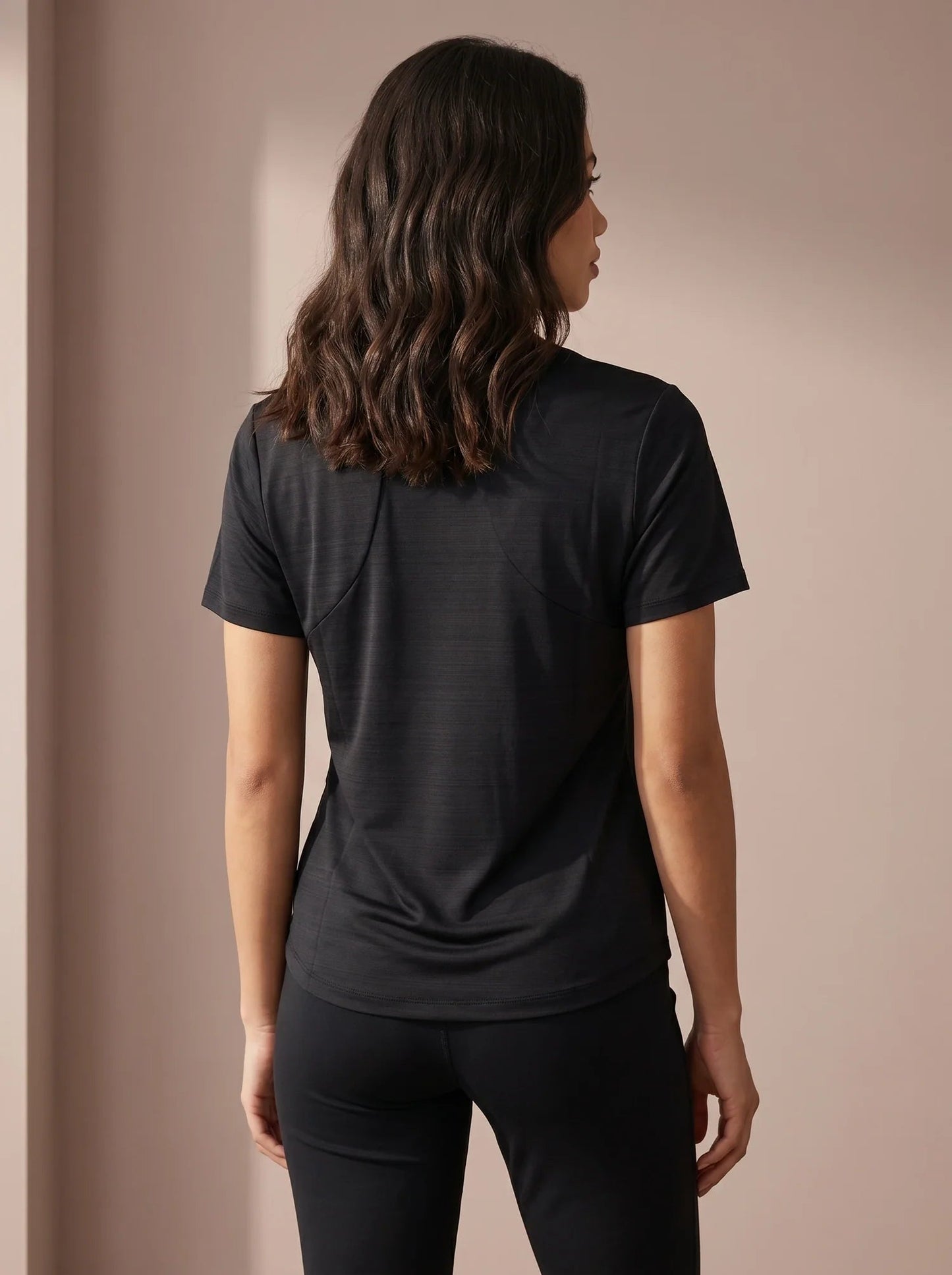 Adena-Black-2.webp