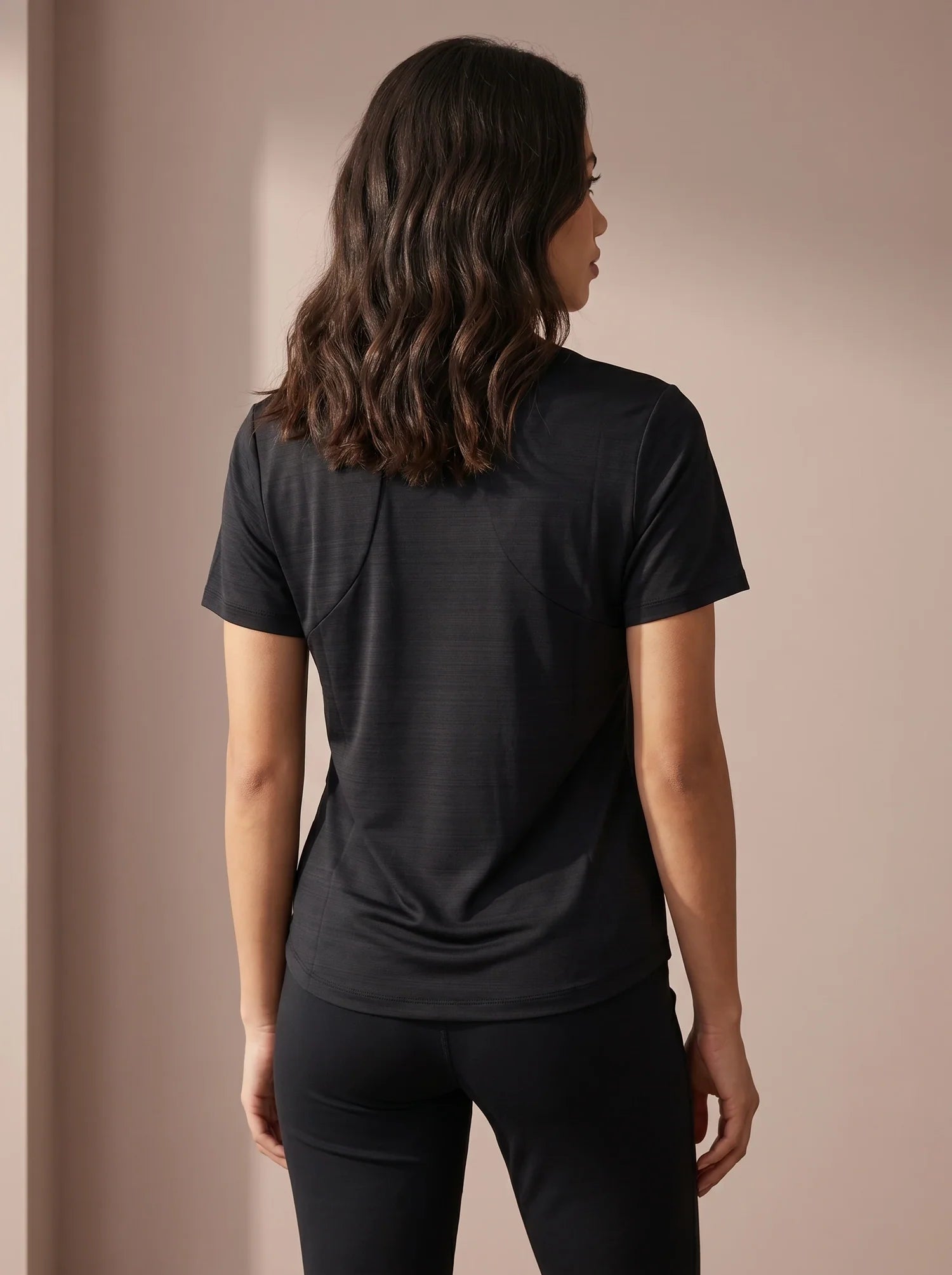 Adena-Black-2.webp