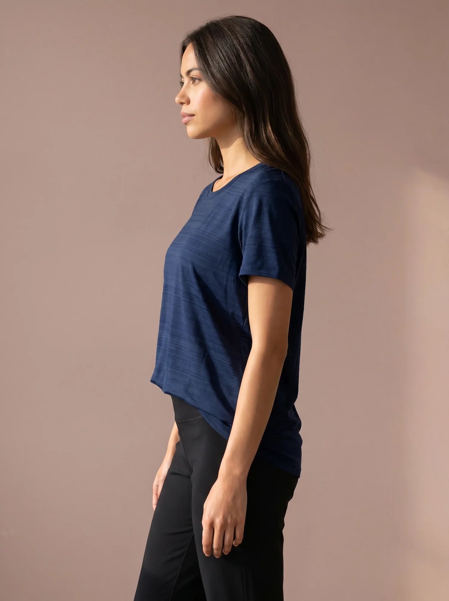 Adena-Blue_nox-4_5e966cf2-2fdf-496f-80b0-0dbeaf9a4611.webp