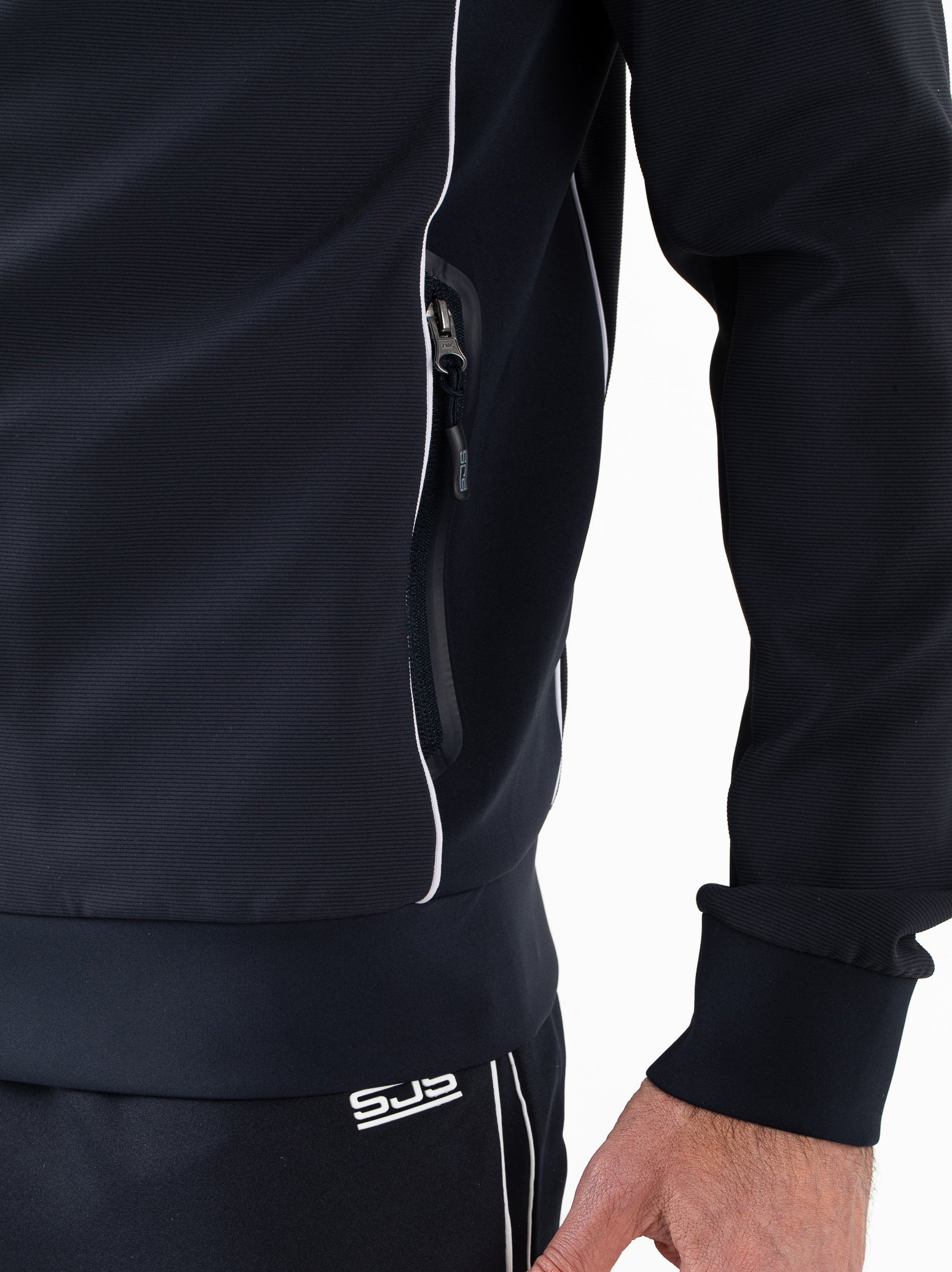 Adi-Mentrackjacket-N024-6-Detail.jpg