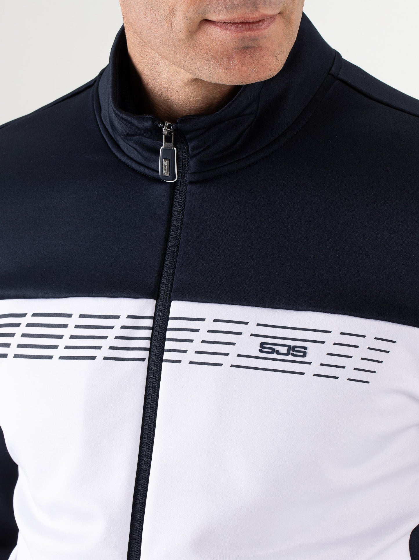 Amiro-Mentrackjacket-N024-4-Detail.jpg