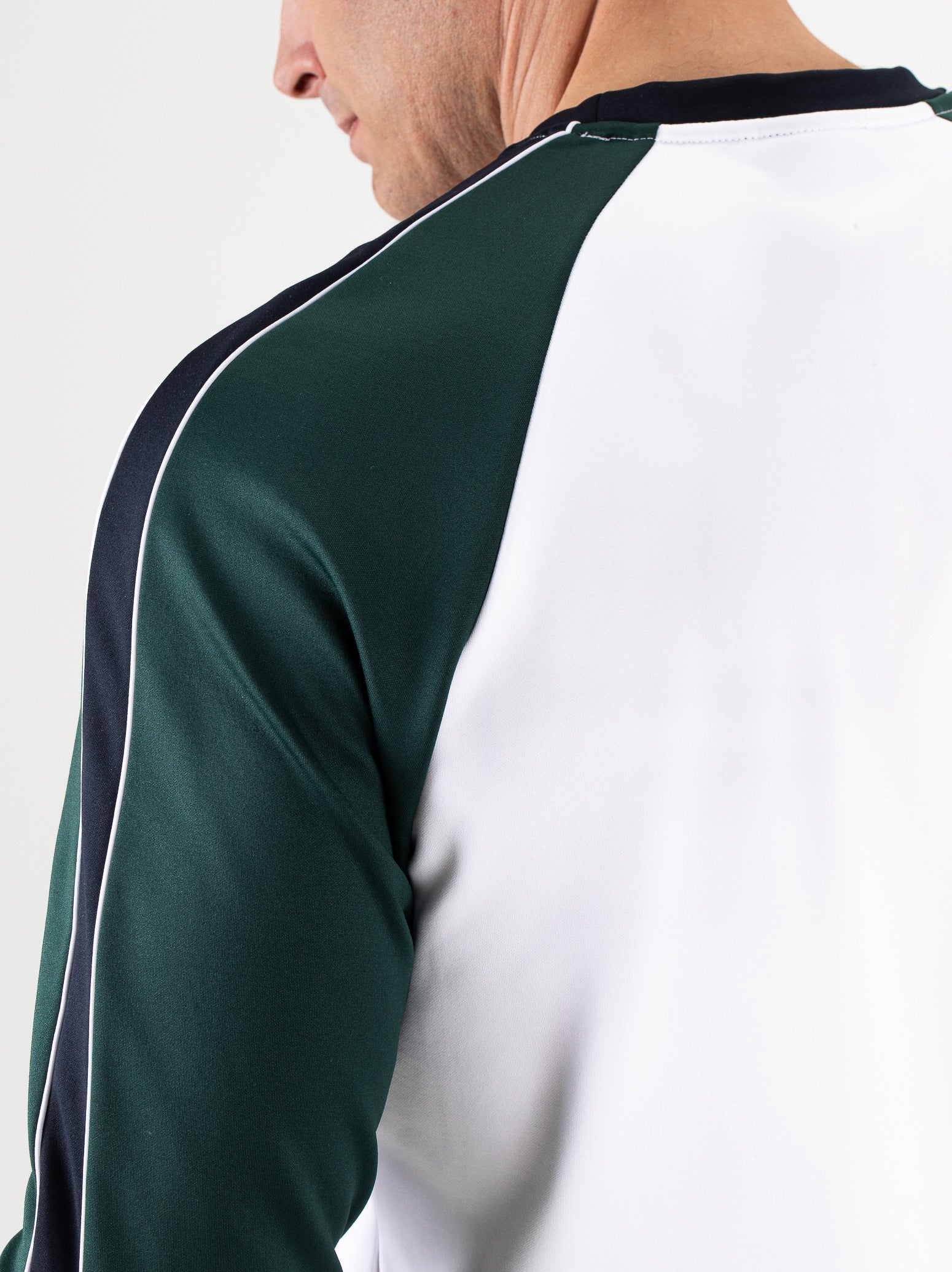 Apaka-Mencrewneck-L133-6-Detail.jpg