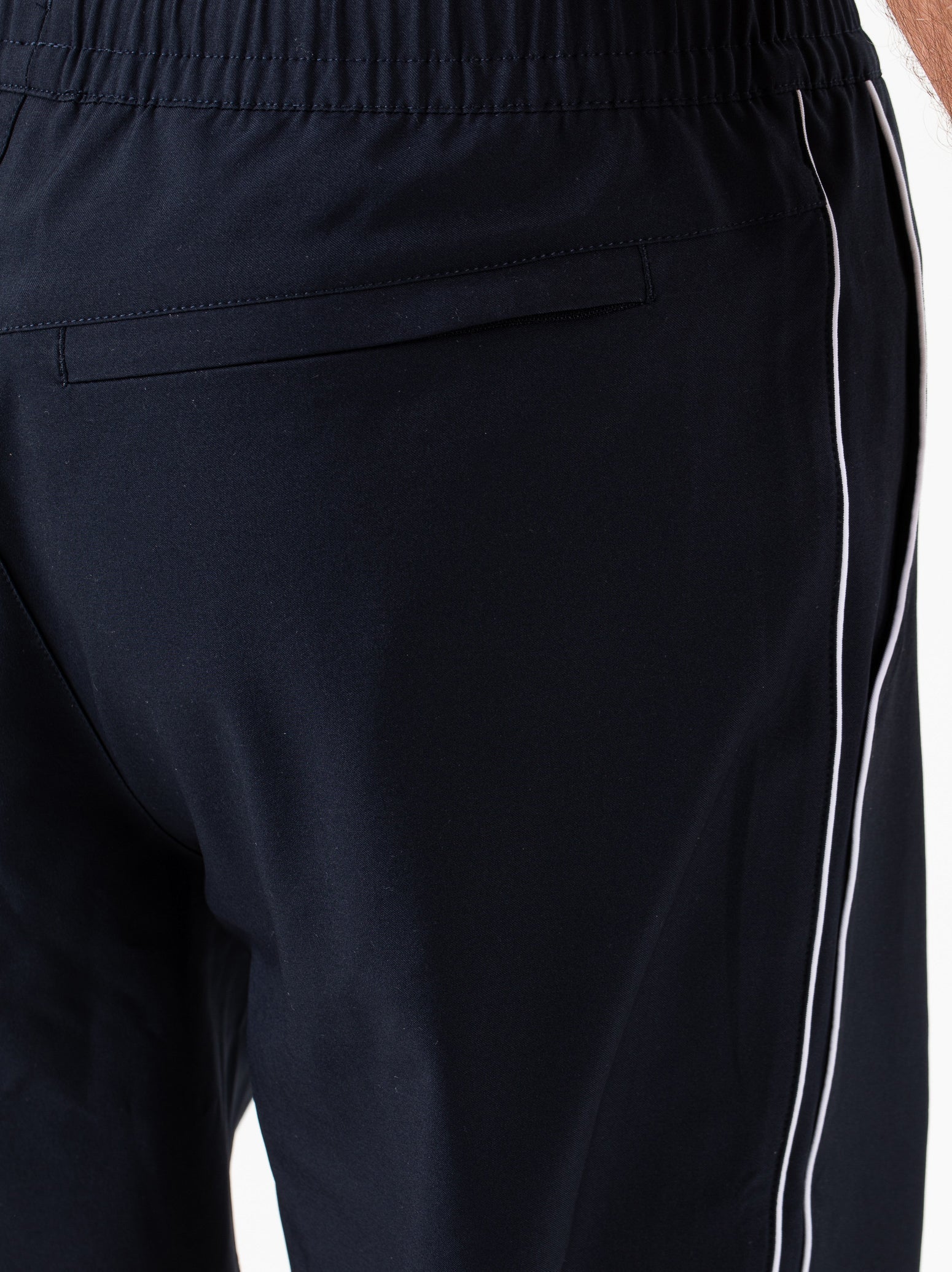 Emin-Menshorts-N024-5-Detail.jpg