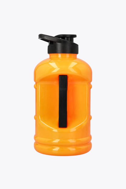 GDG00215_3034_4_Giga_Water_Bottle_Orange_Tiger.webp