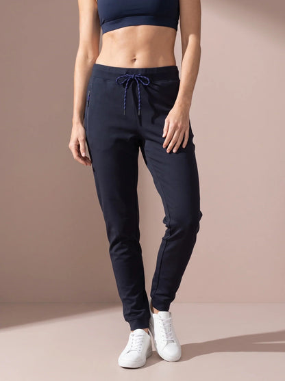 Kaye-Dark_blue-1.webp