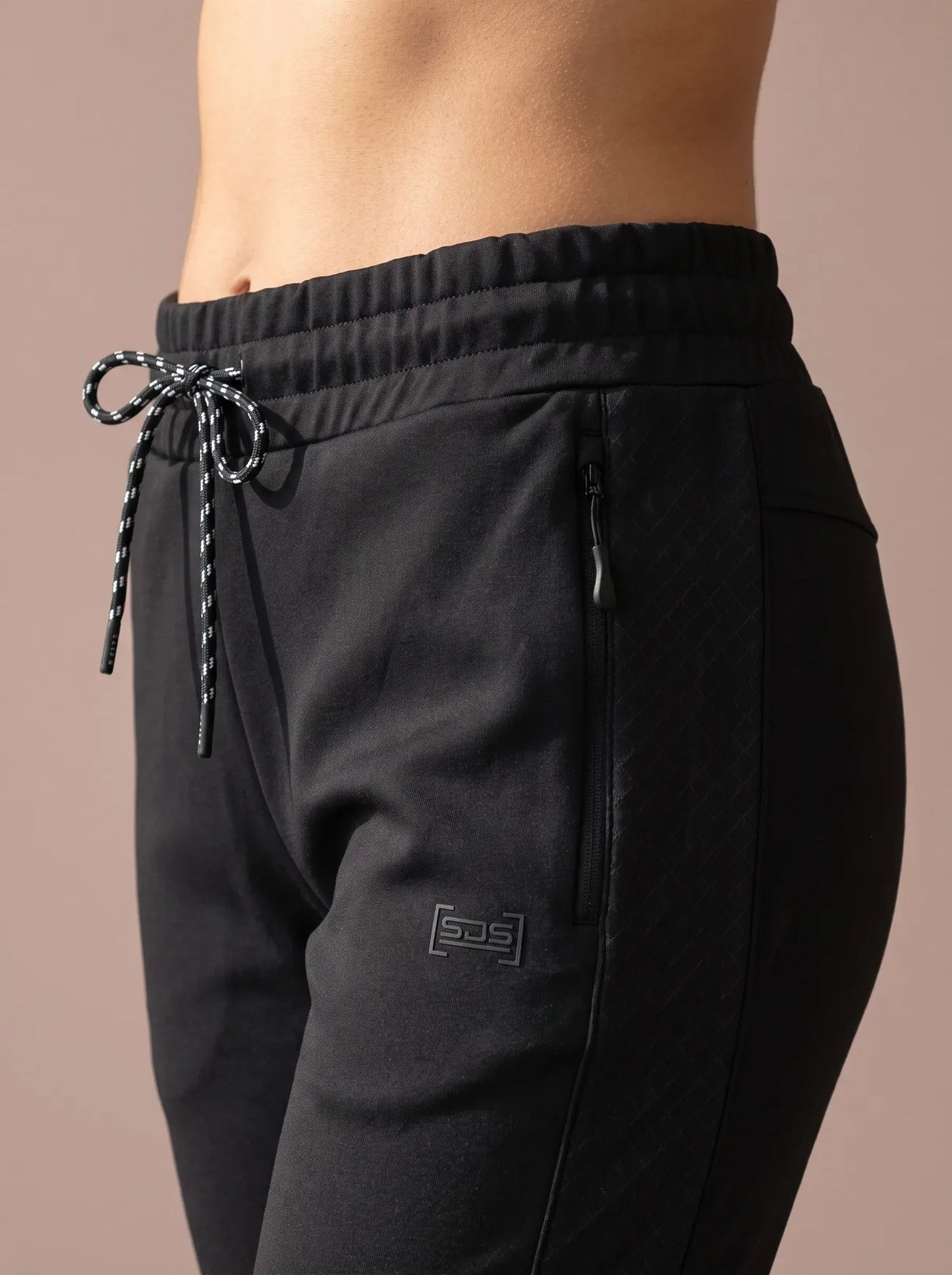 Klaartje-Black-4.webp