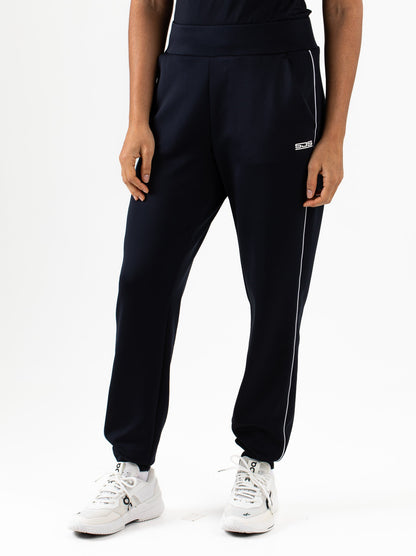 Kyrsten-LadyPant-N024-1-Voor_f92f2121-f448-4783-a97c-ec67709e524b.jpg