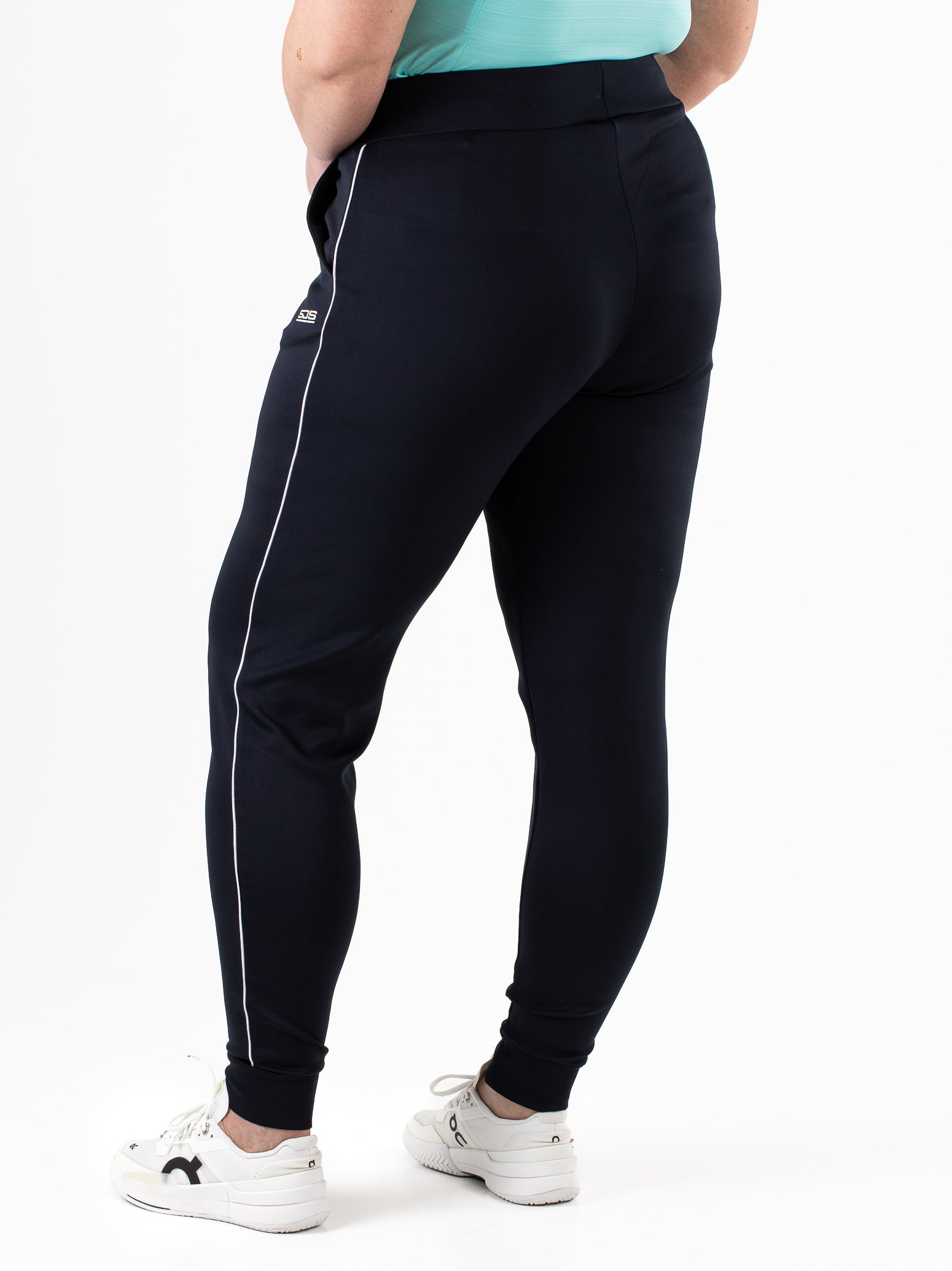 Kyrstenplus-LadyPant-N024-3-Achter.jpg