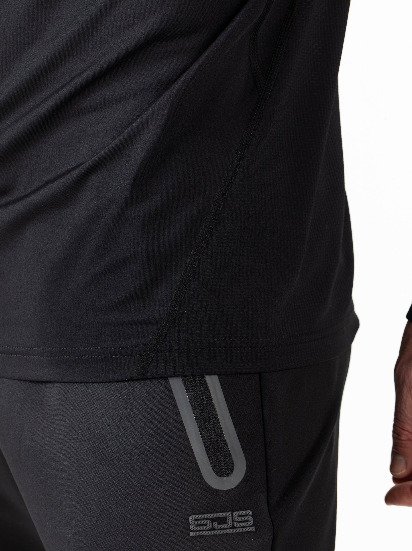 Nauder-Menlongsleeveshirt-B001-5-Detail.jpg
