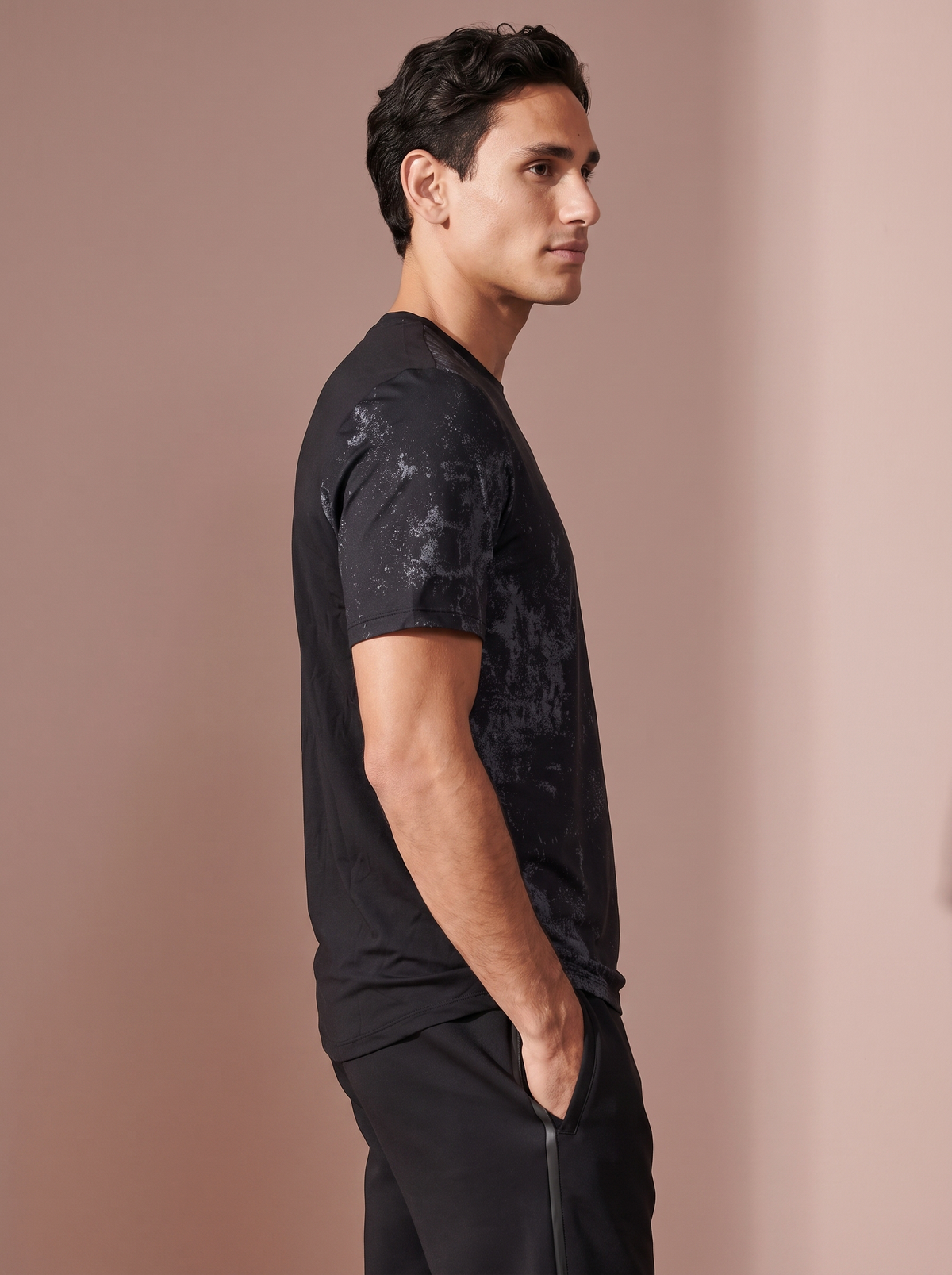 Nexus-Black-03_68b33863-f757-406f-ac9a-fb7e487dec00.png
