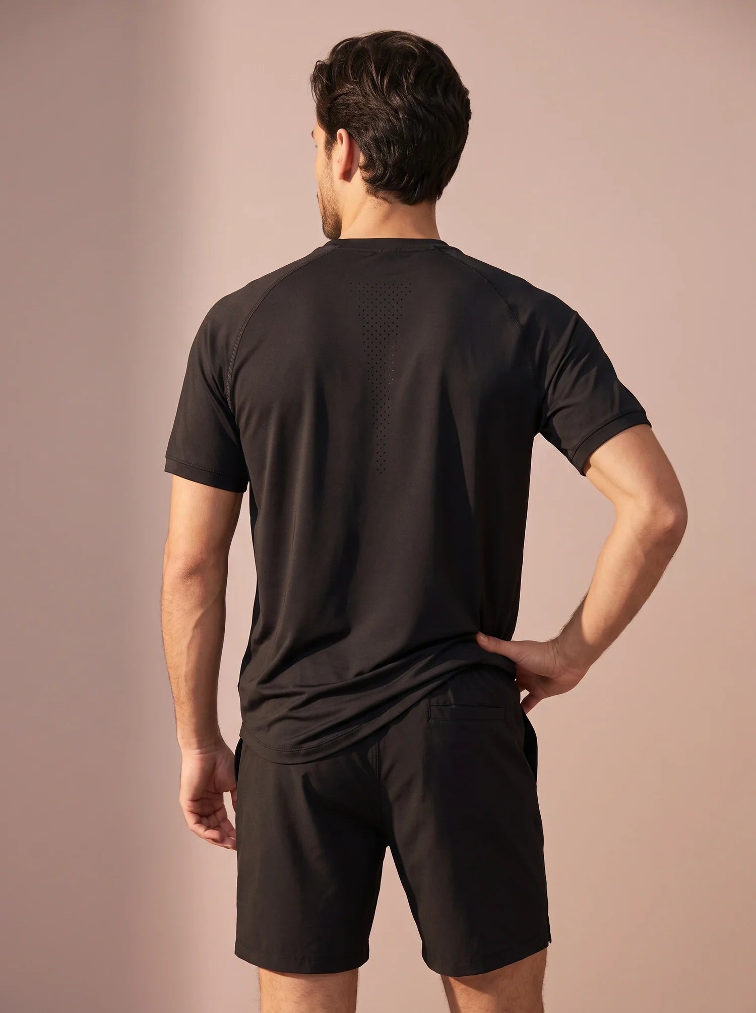 Nyder-Black-2.webp