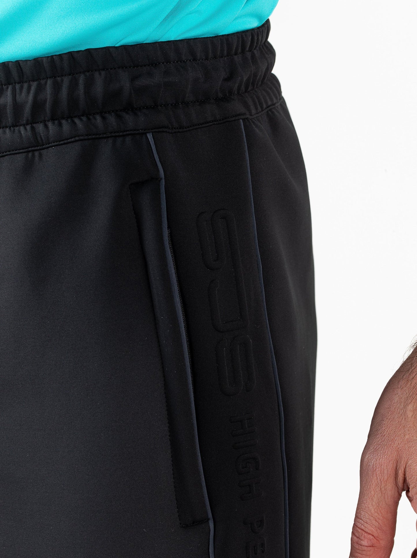 Paul-Menshort-B001-4-Detail.jpg