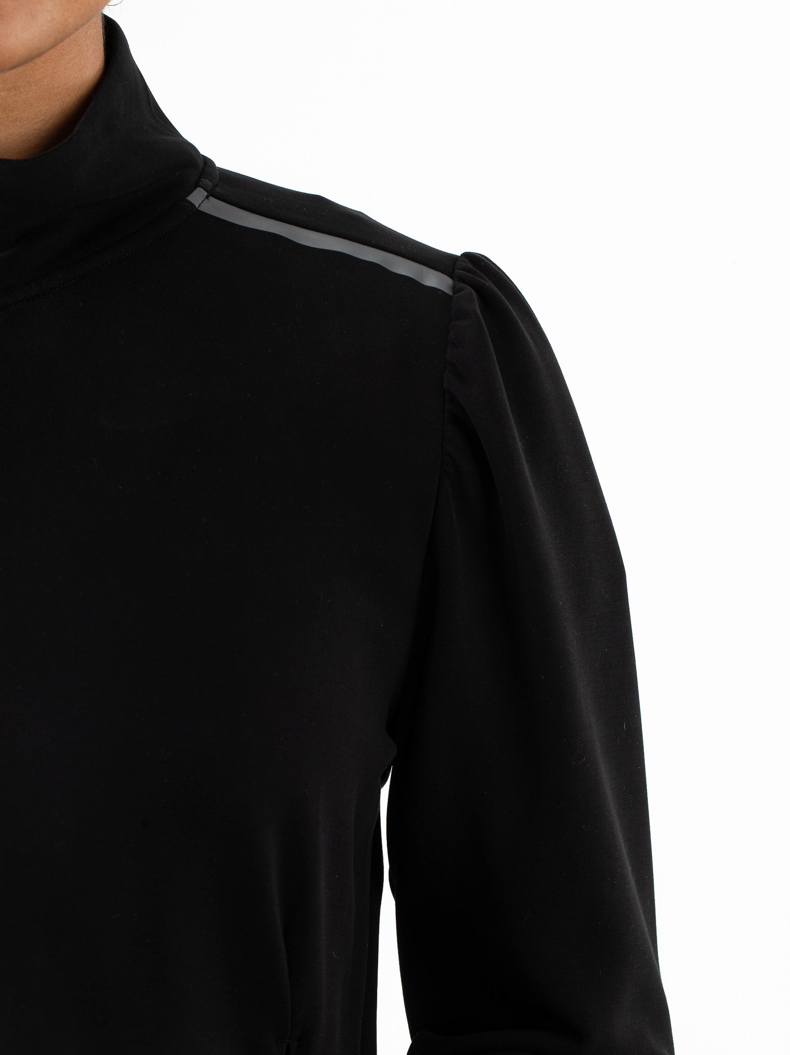 Rachelle-Ladytrackjacket-B001-6-Detail.jpg