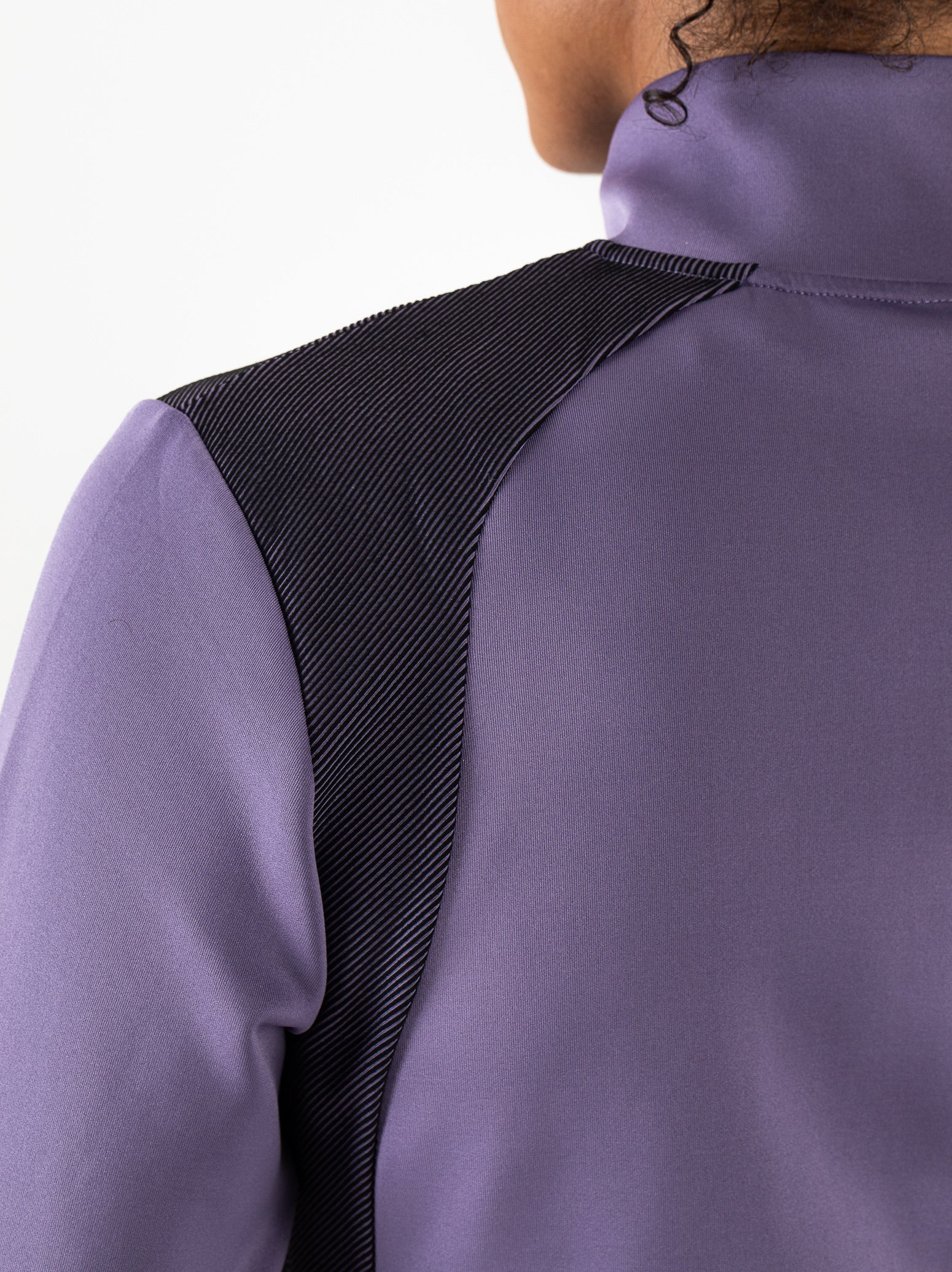 Resi-Ladytrackjacket-V067-5-Detail.jpg