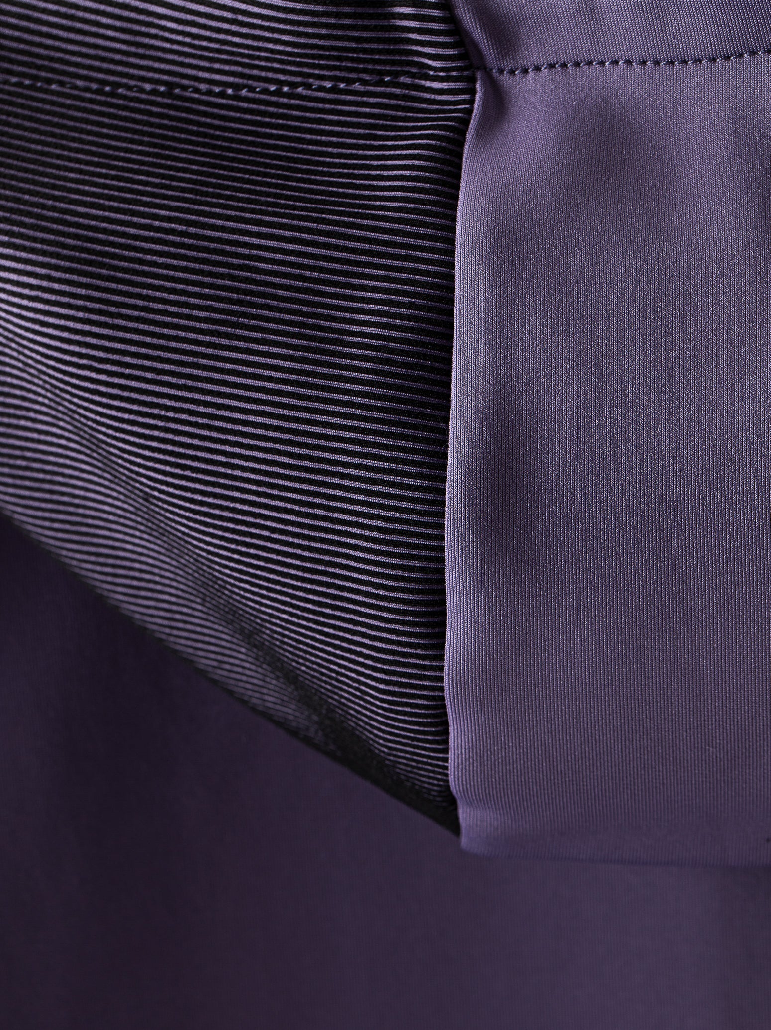 Rihanna-Ladyhoodedtop-V067-7-Detail.jpg