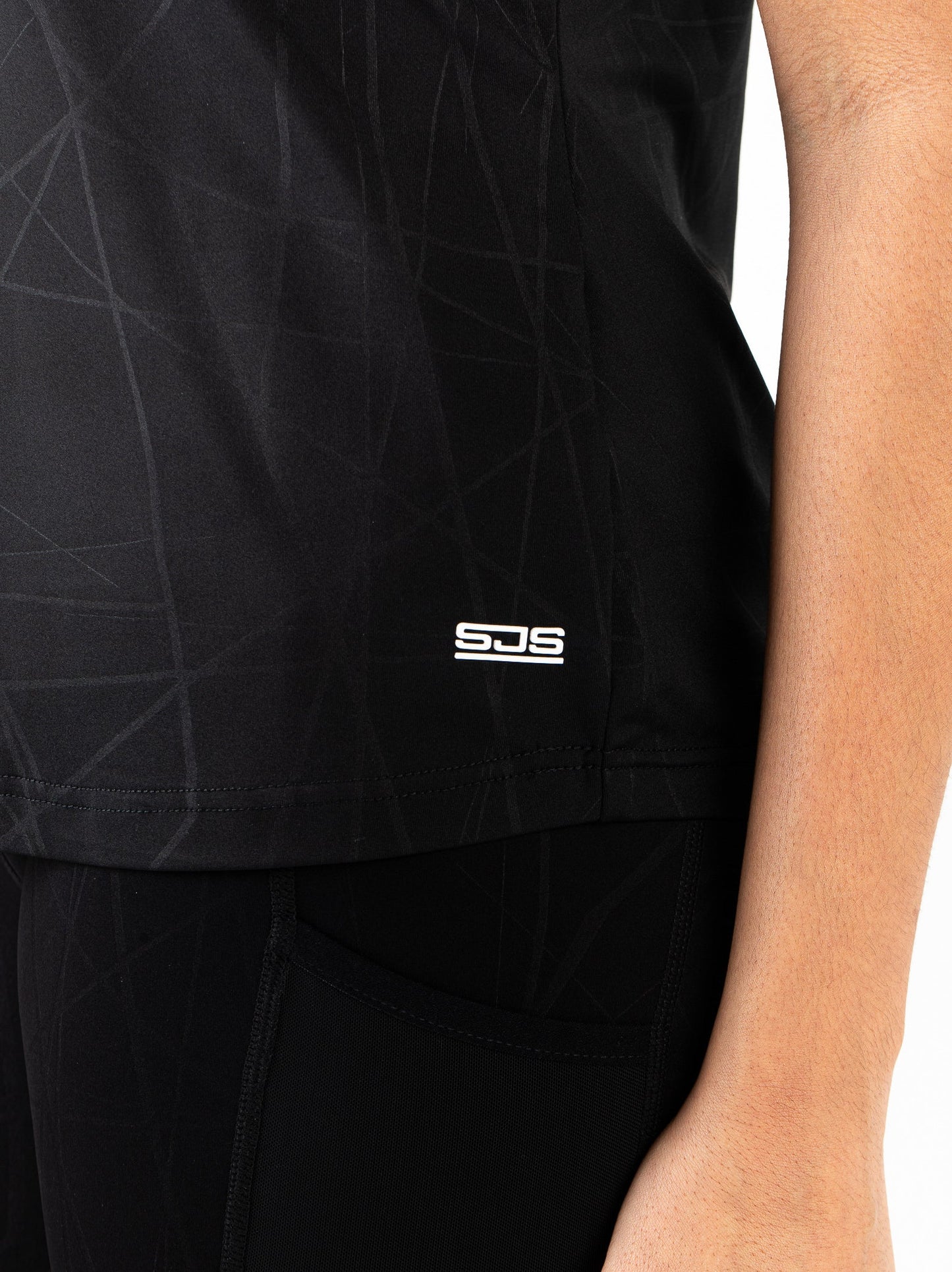 Shae-Ladysleevelesstee-B001-5-Detail.jpg