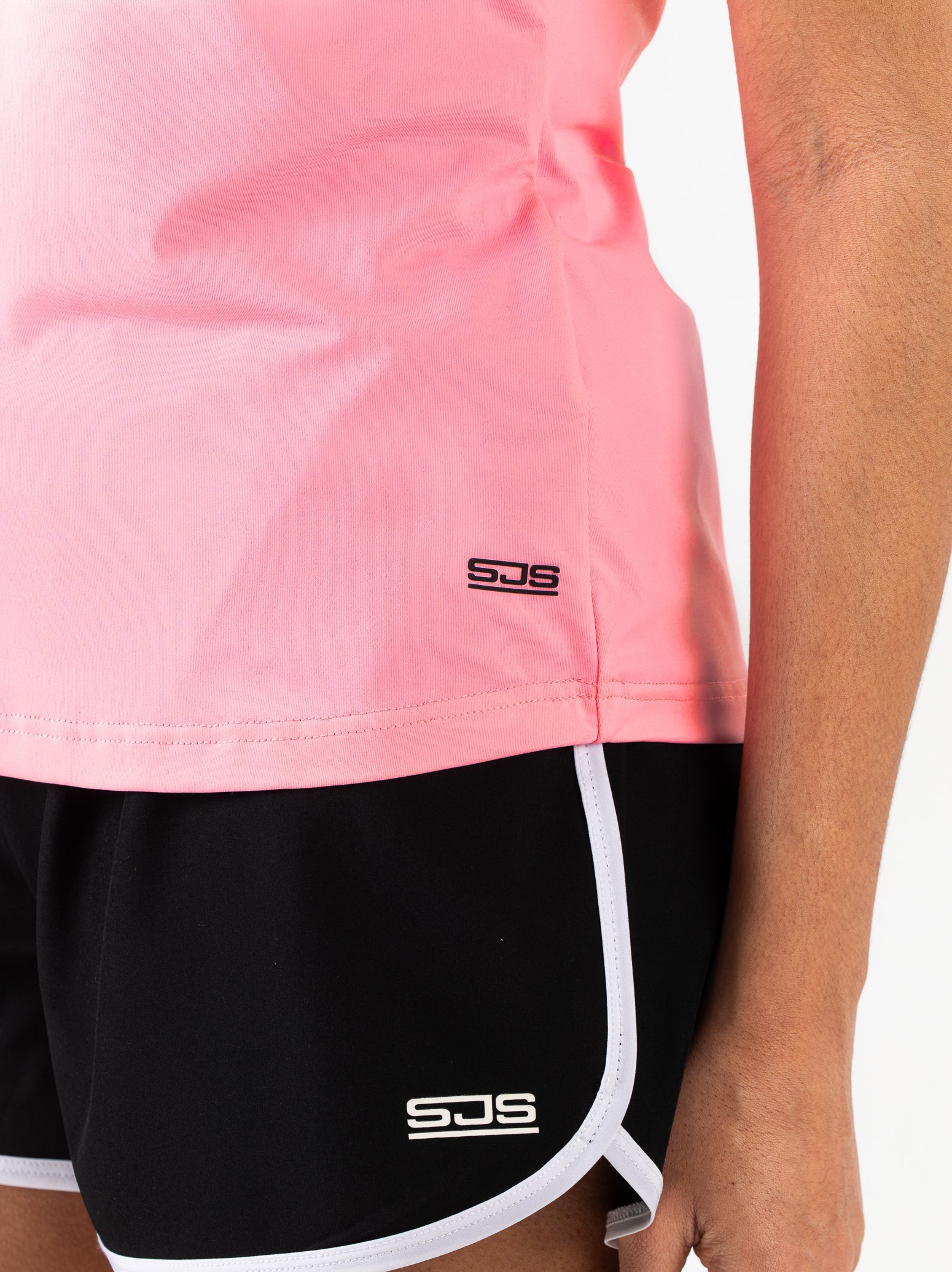 Shae-Ladysleevelesstee-P075-5-Detail.jpg