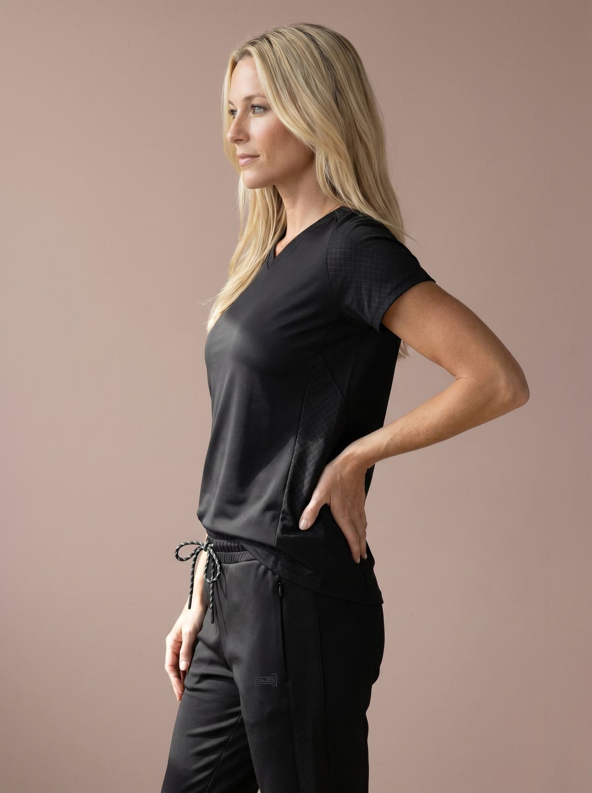 Solane-Black-04.png