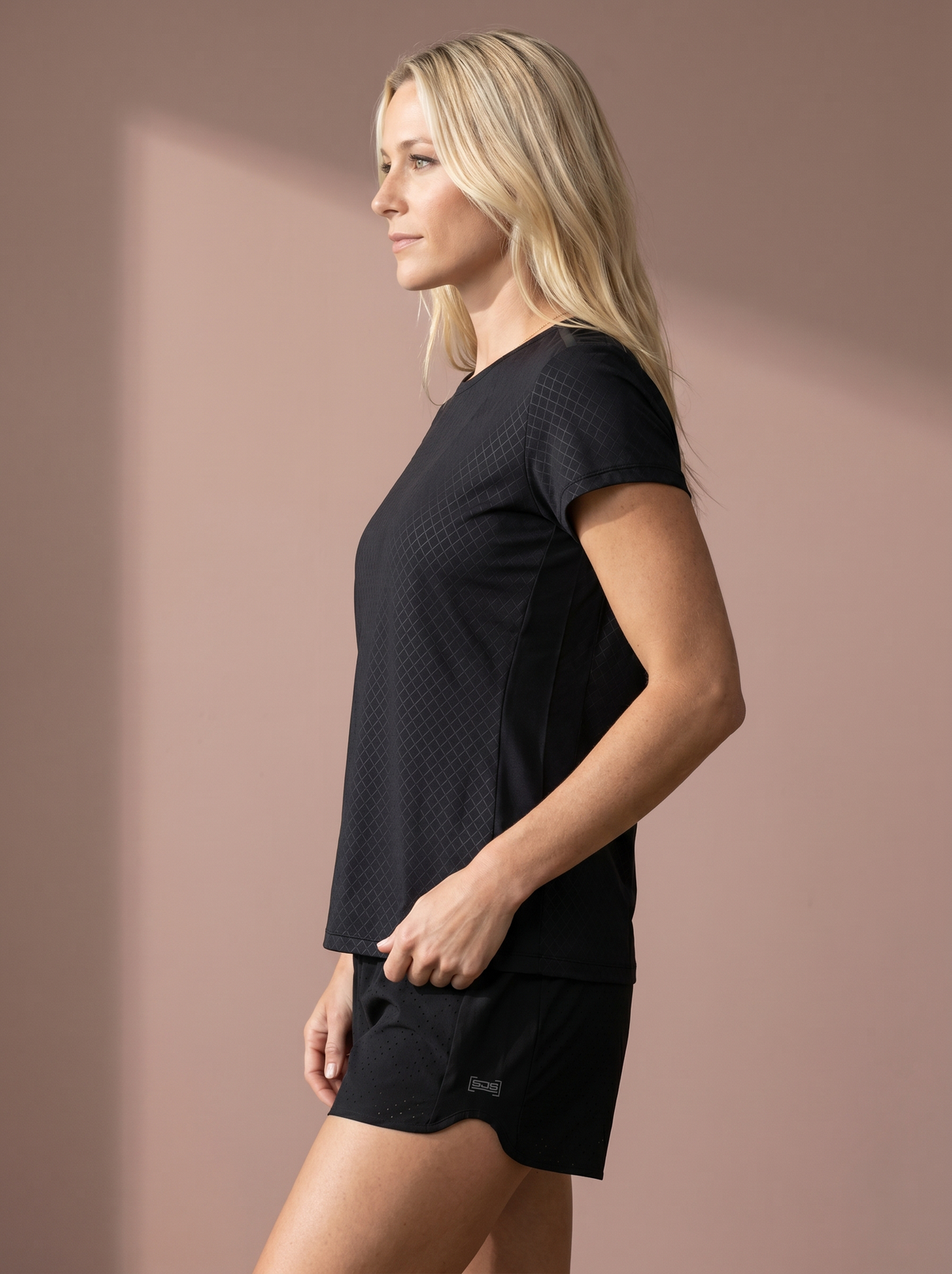 Sommer-Black-04.png