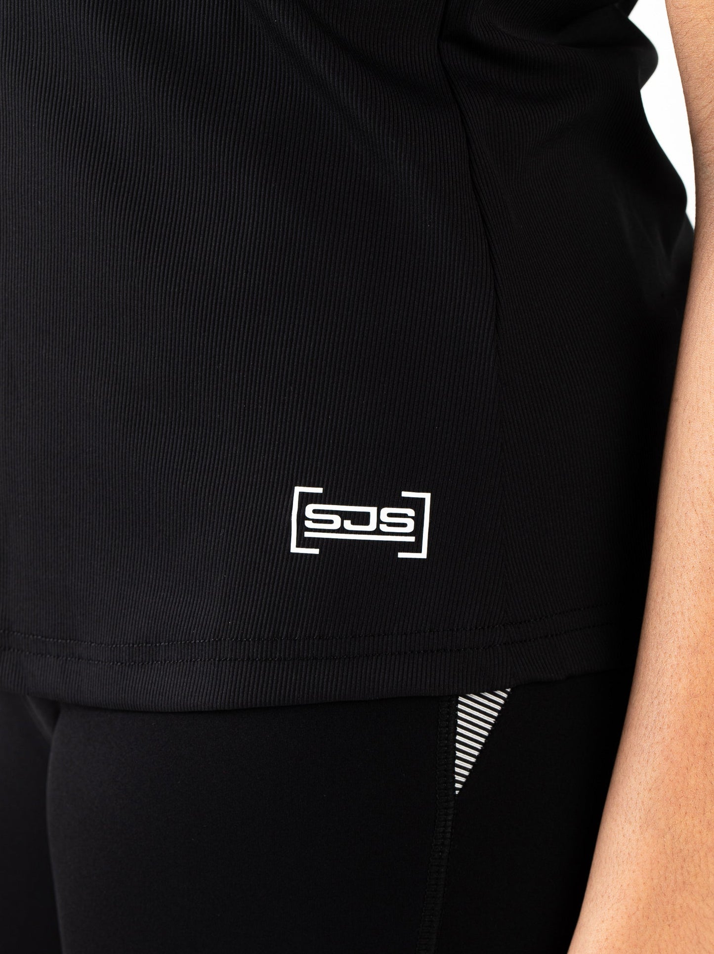 Sunah-Ladysinglet-B001-5-Detail.jpg