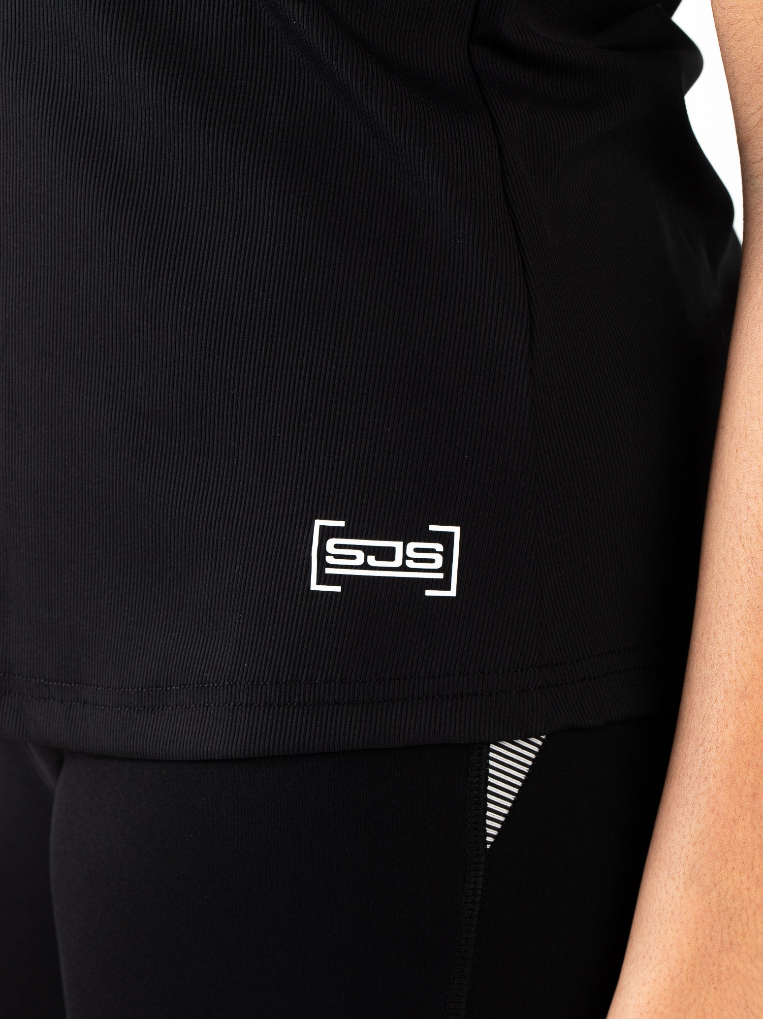 Sunah-Ladysinglet-B001-5-Detail.jpg