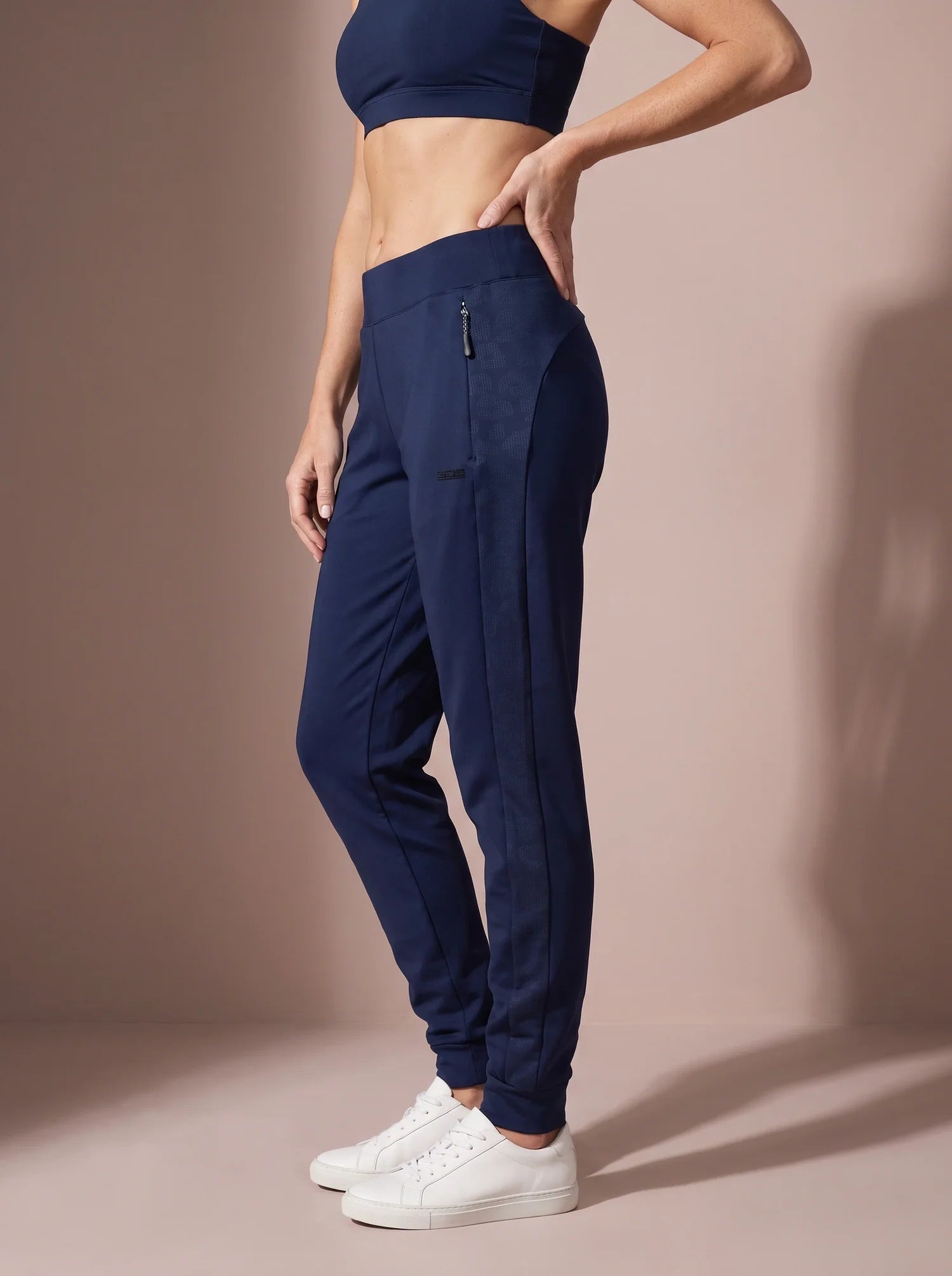 Veerle-Blue_nox-4.webp