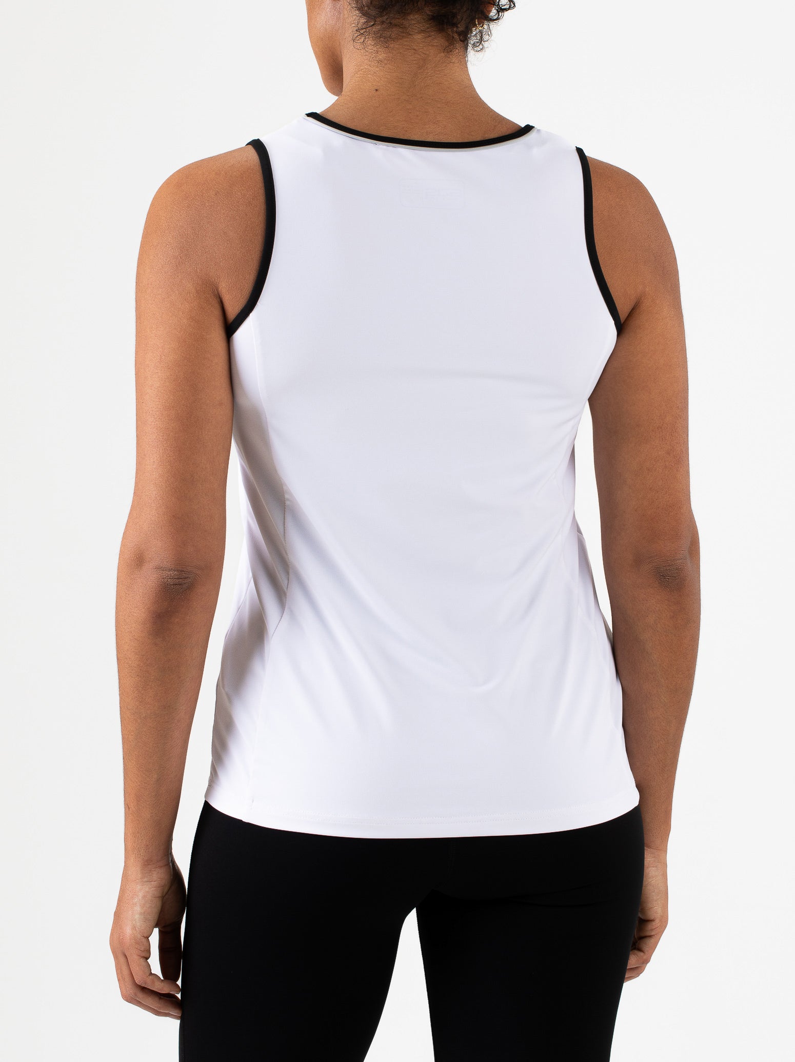 Yamila-Ladysinglet-W009-3-Achter.jpg