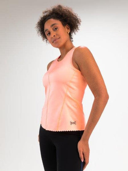 janika-dames-top-p086-1-sfeer_3cbffbc4-ff54-4880-9b4b-ba65ce8794e8.jpg