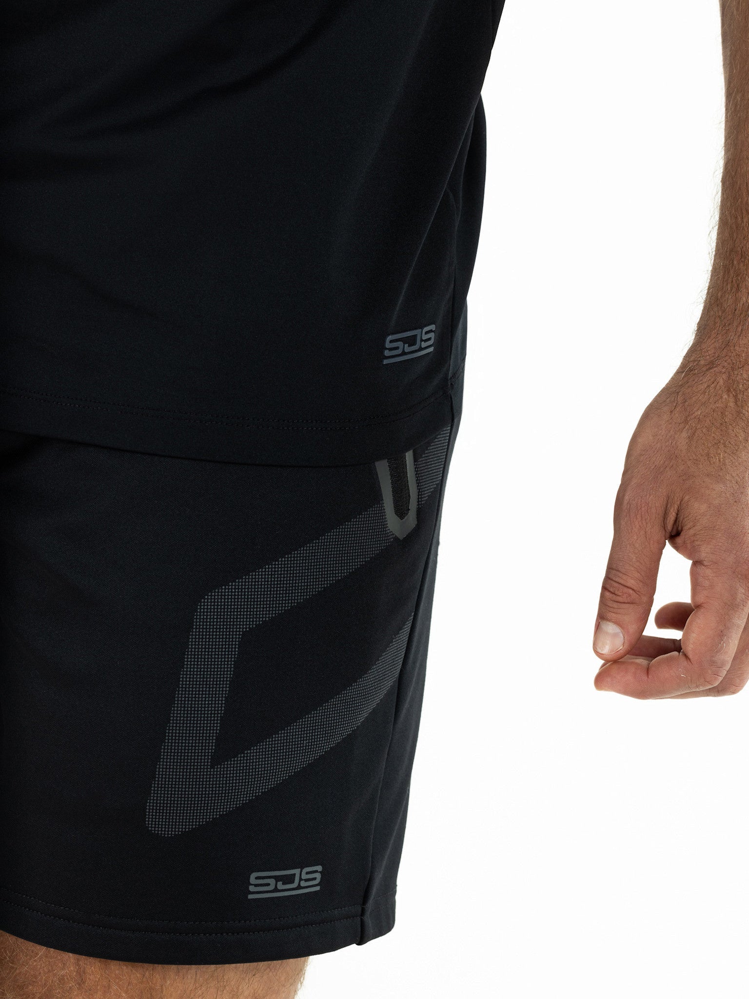 nielson-man-tee-b001-5-detail.jpg