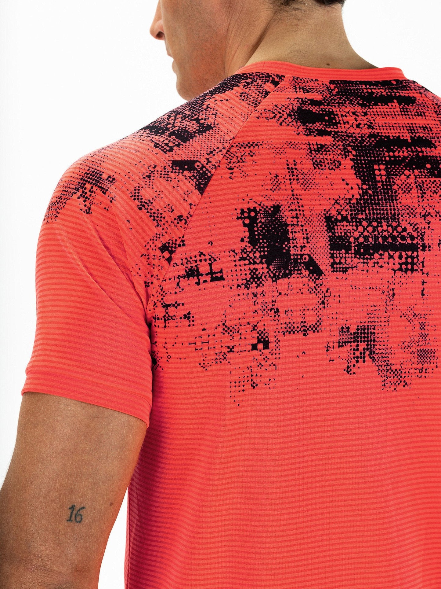 notting-mens-tee-o017-5-detail.jpg