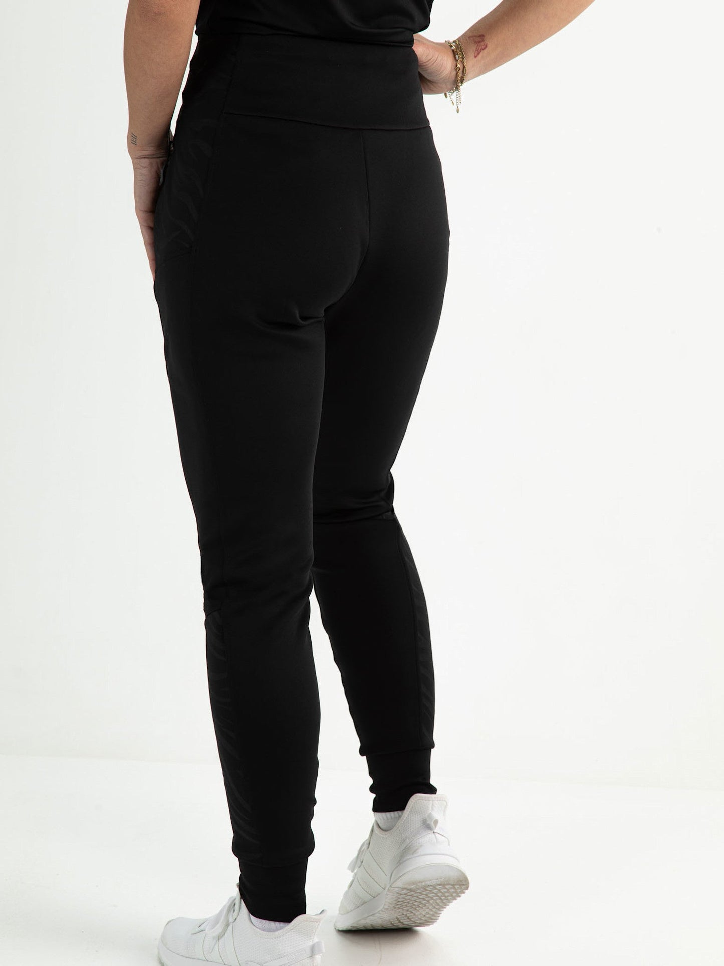 zanda-dames-broek-b001-3-achter.jpg